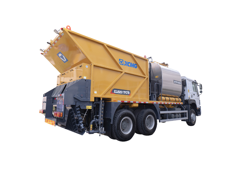 XCMG XTF1003 — Asphalt Synchronou Chips Sealing Vehicle
